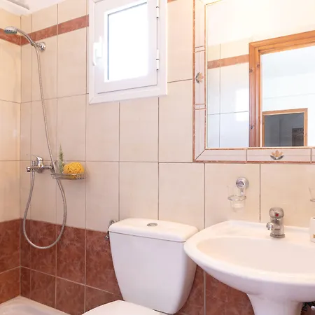 Dora Pool By Konnect,150m From The 2* 圣乔治斯