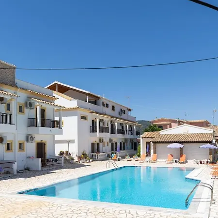 ホテル Dora Pool By Konnect,150m From The