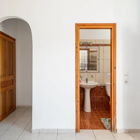 Dora Pool By Konnect,150m From The 2*