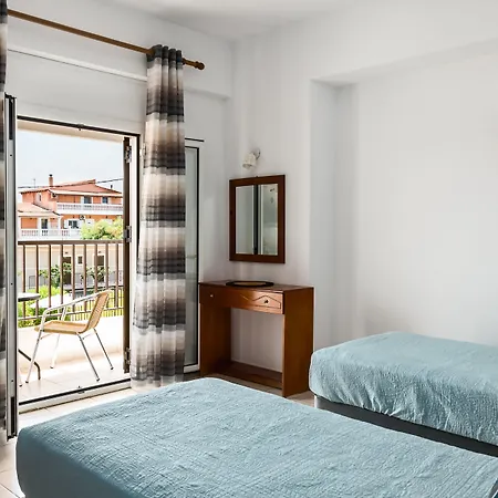 Dora Pool By Konnect,150m From The Otel