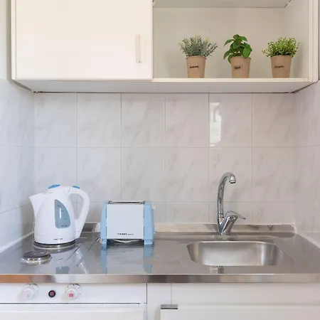 Otel Dora Pool By Konnect,150m From The