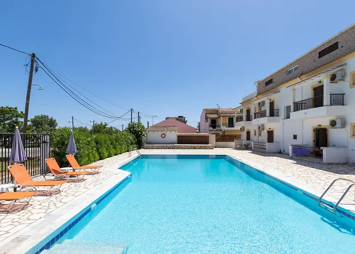Ξενοδοχείο Dora Pool By Konnect,150m From The Άγιος Γεώργιος